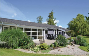 Cozy Home In Ebeltoft With Sauna